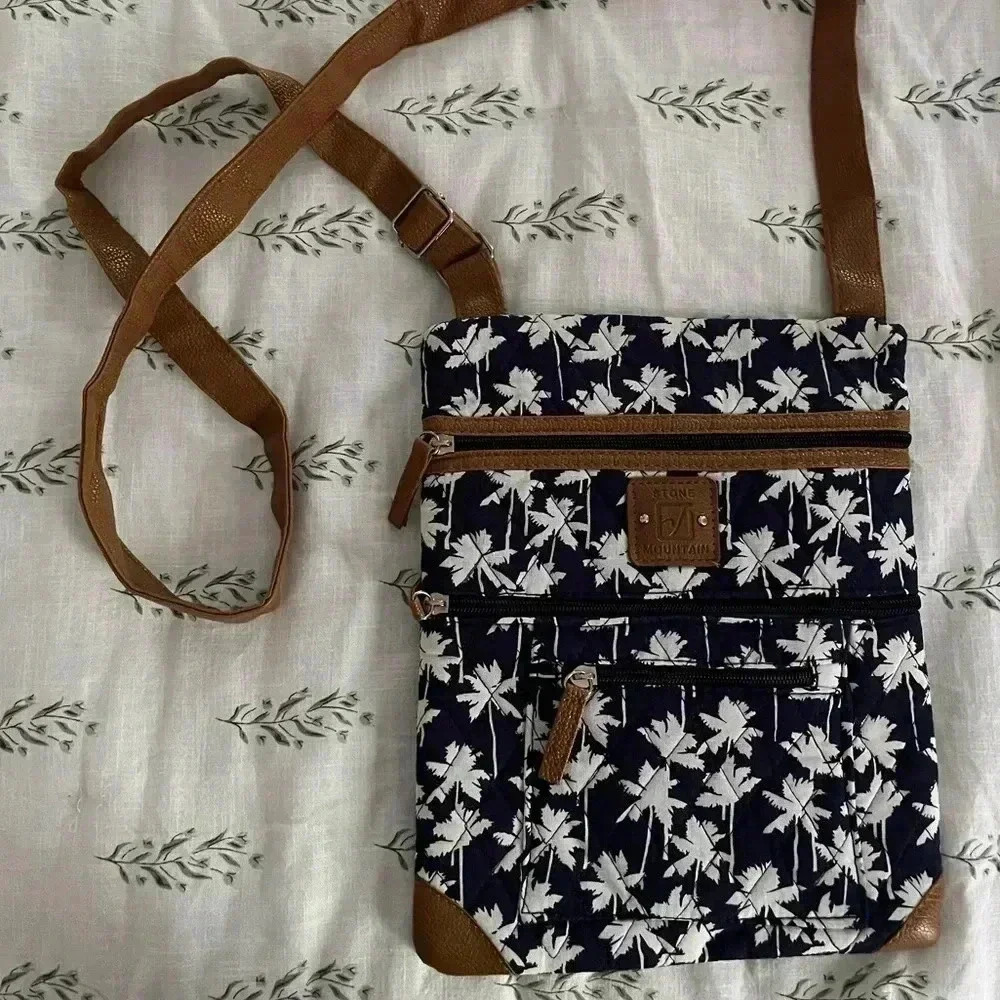 Stone Mountain adjustable purse with palm trees